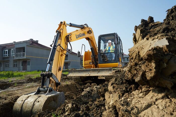 908E-1-1170X585-700x466 LiuGong 908E