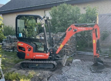 Bagger-1t9_Kubota_01 Minibagger auf Transportanhänger für Minibagger